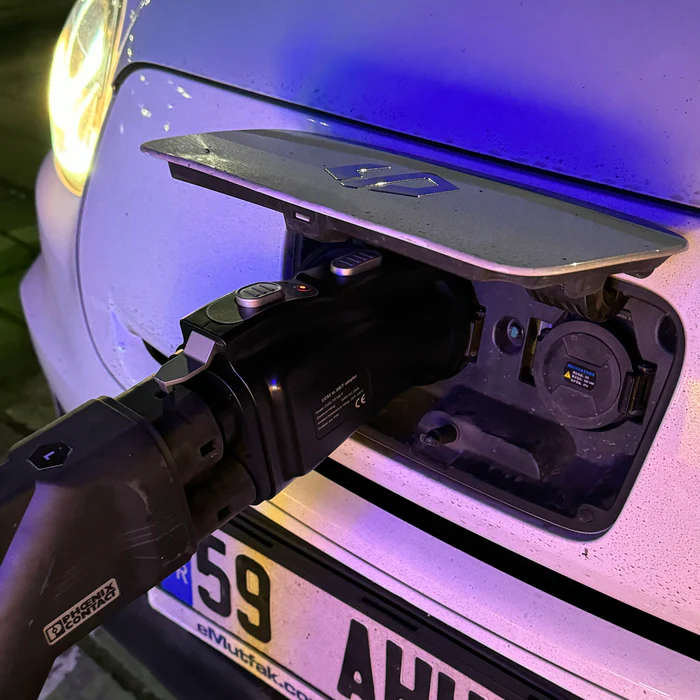 CCS2 to GB/T Adapter Guide: DC Fast Charging Chinese EVs in the UAE